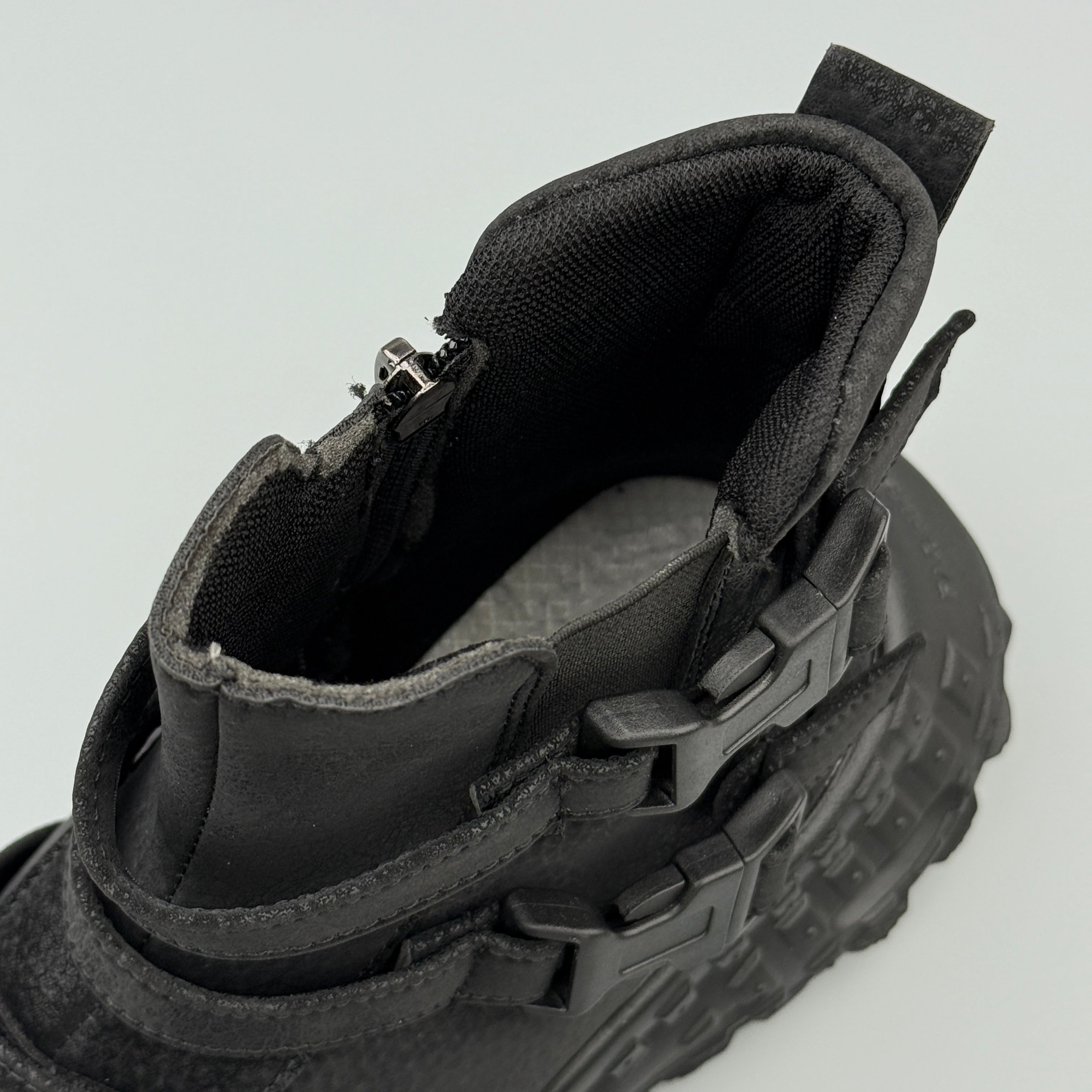 Hybriss Stitch– Nubuck Martin Boots