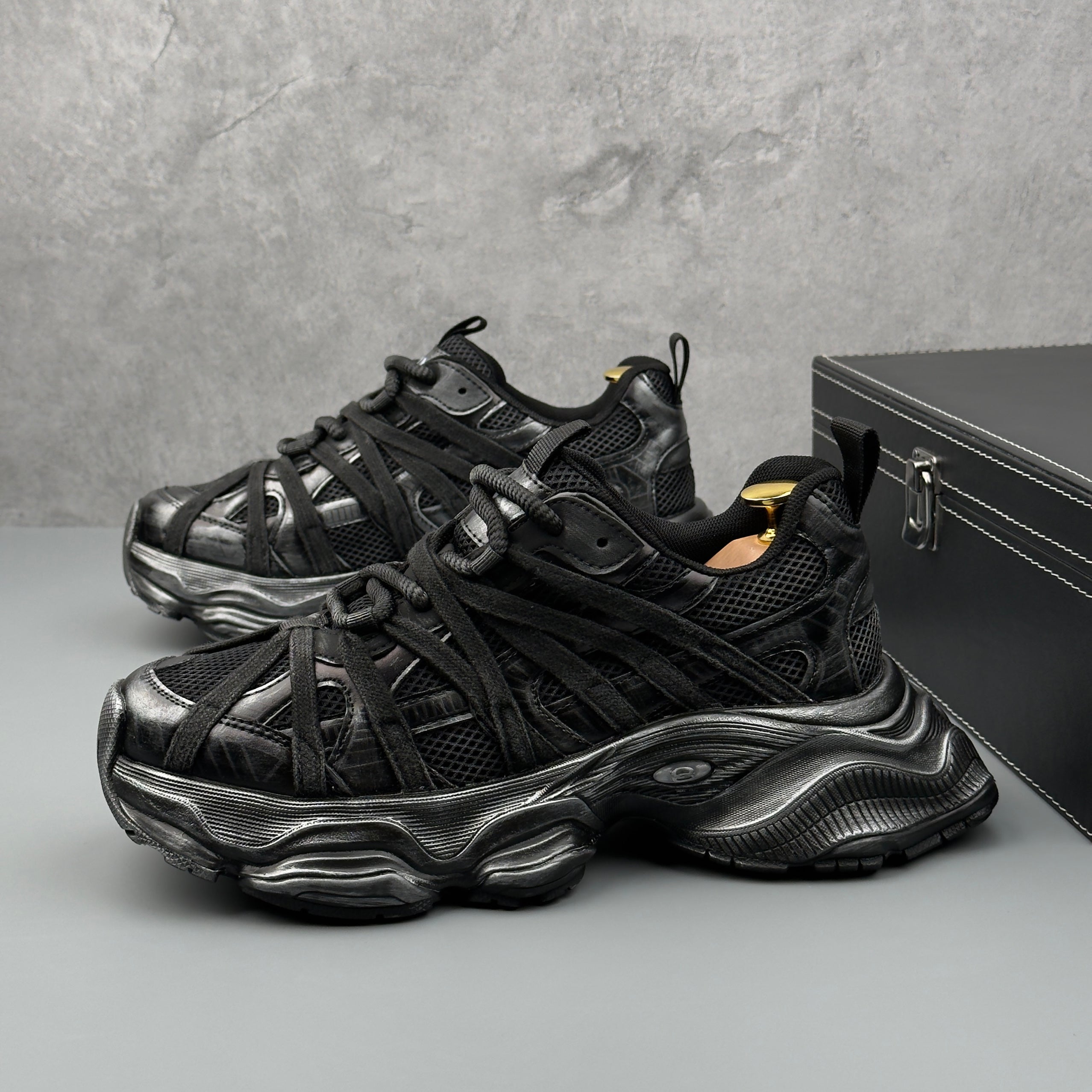 Hybriss AeroWeave Black– Breathable Summer Dad Shoes