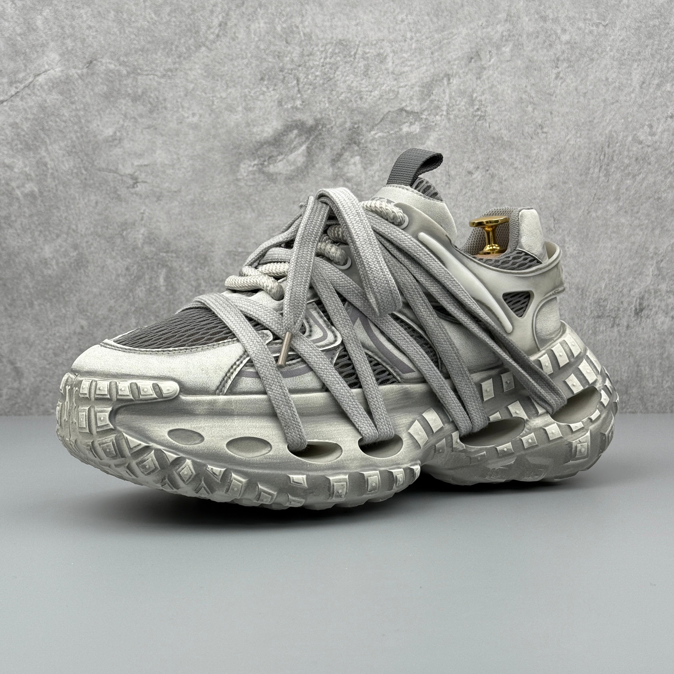 Hybriss UCOC ThreadLift– Retro Dad Shoes