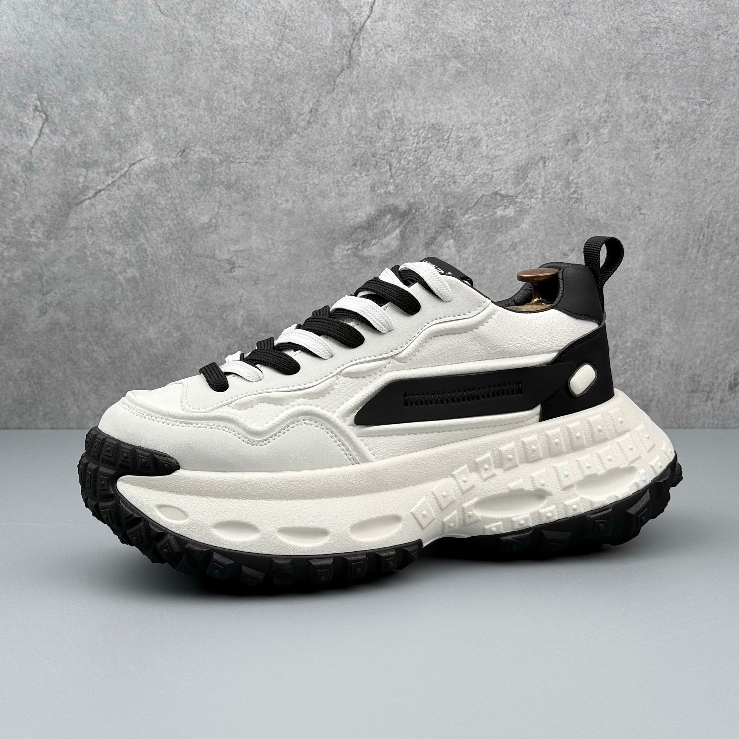 Hybriss ElevateCore Black White– Youth Dad Shoes