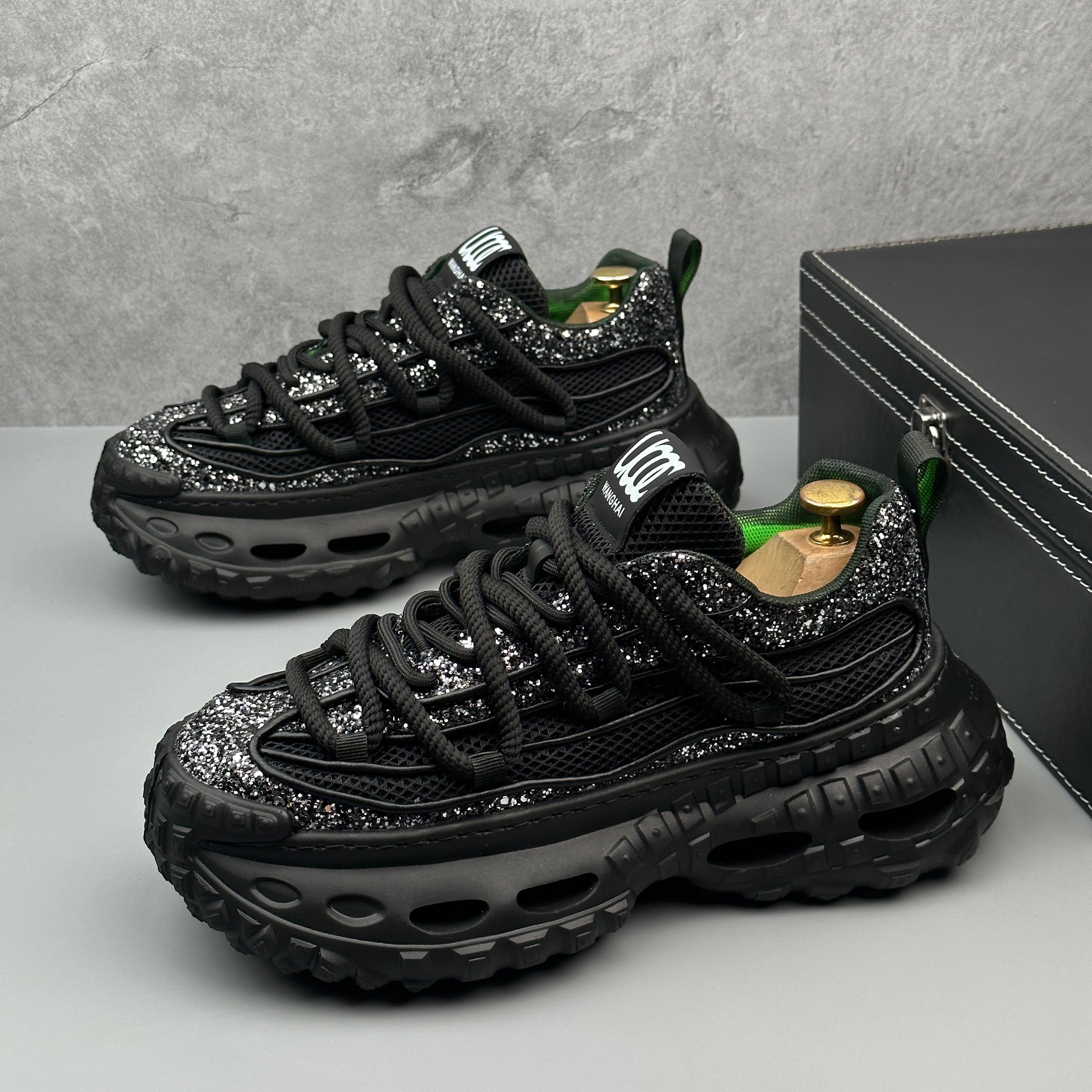 Hybriss ShineWeave Black– Youthful Dad Shoes