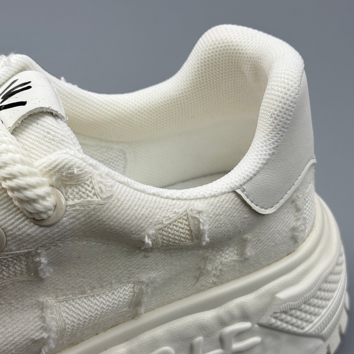 Hybriss VANDAL-X Distressed Sneaker