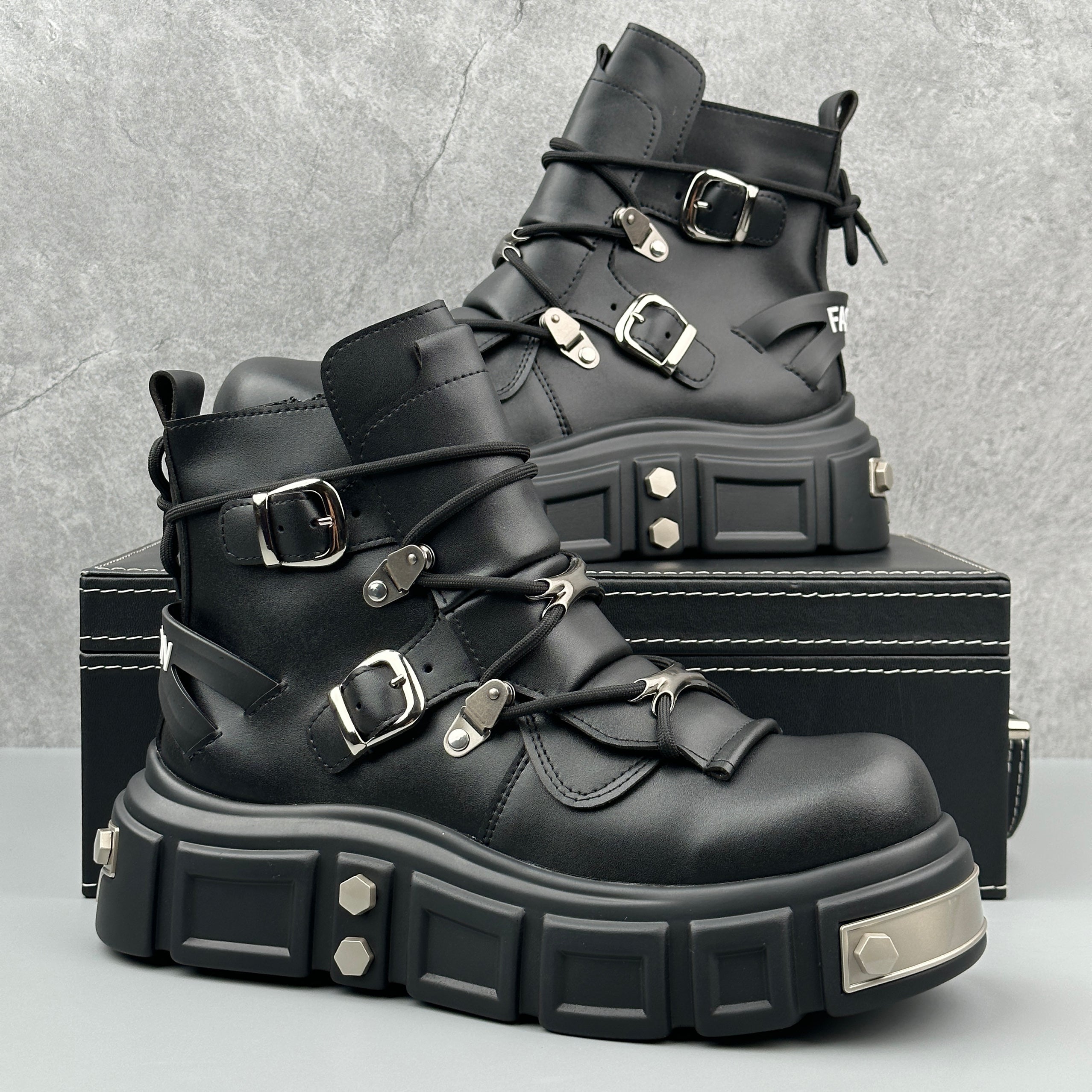 Hybriss Alloy– Metal Detailed Cargo Boots