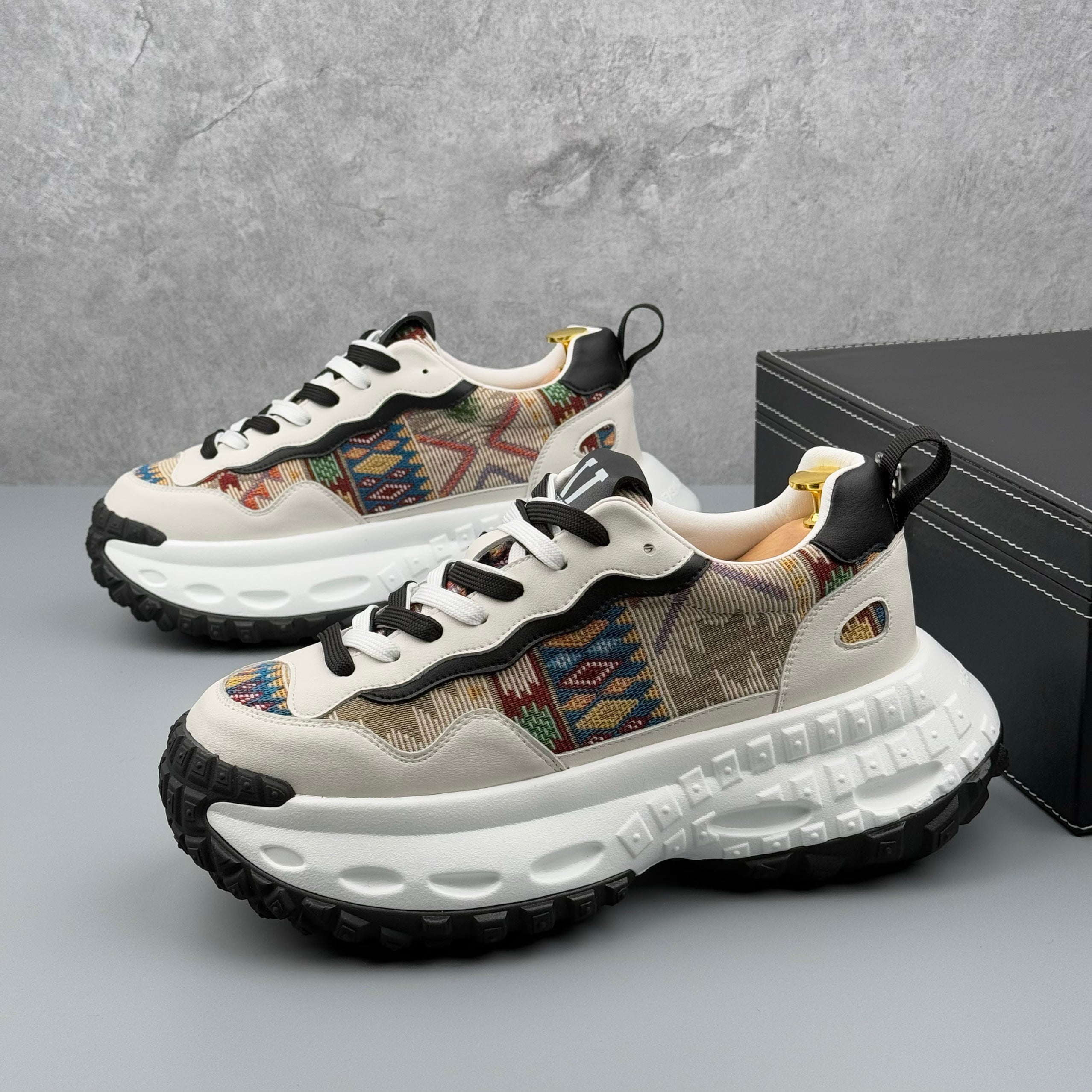 Hybriss EmbroLift Black– Youth Dad Shoes