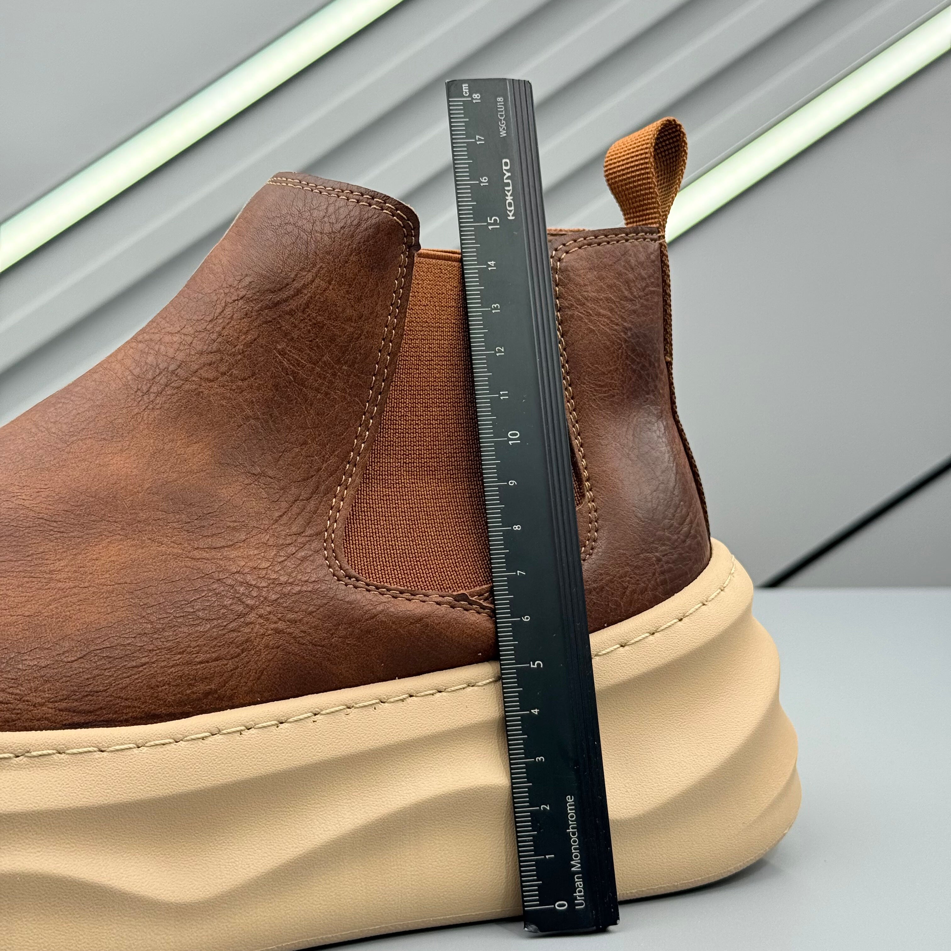 Hybriss Core– Minimalist Martin Boots