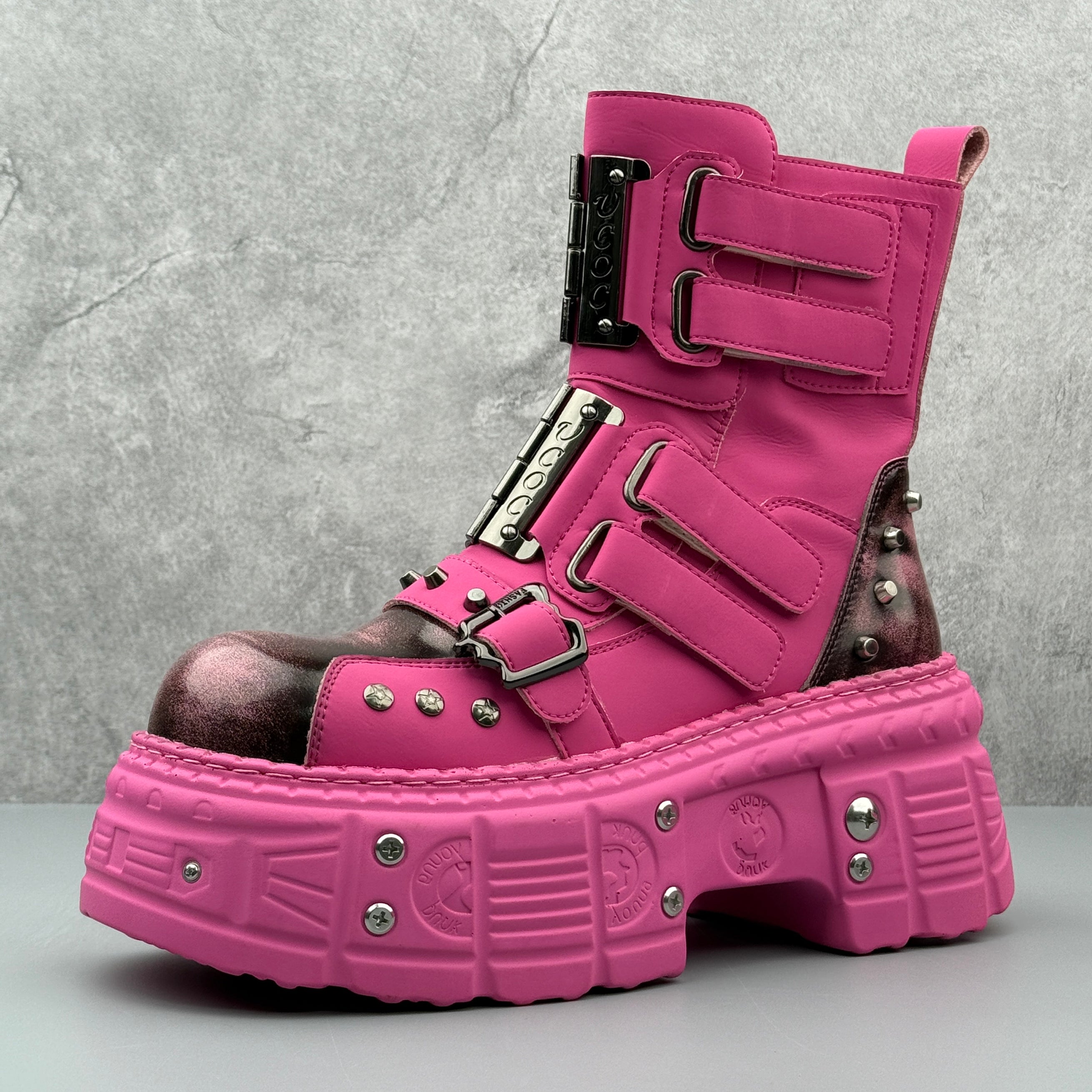 Hybriss Rampart– Martin Boots with Rivet Detail