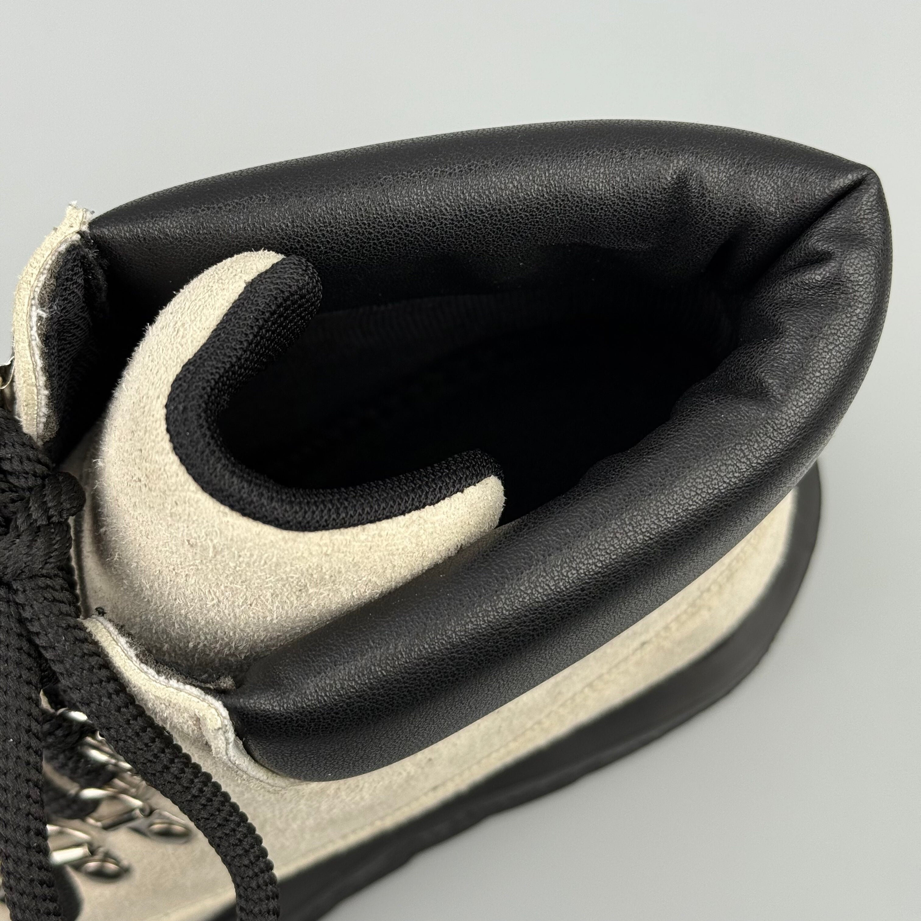 Hybriss Regent White– Winter Martin Boots