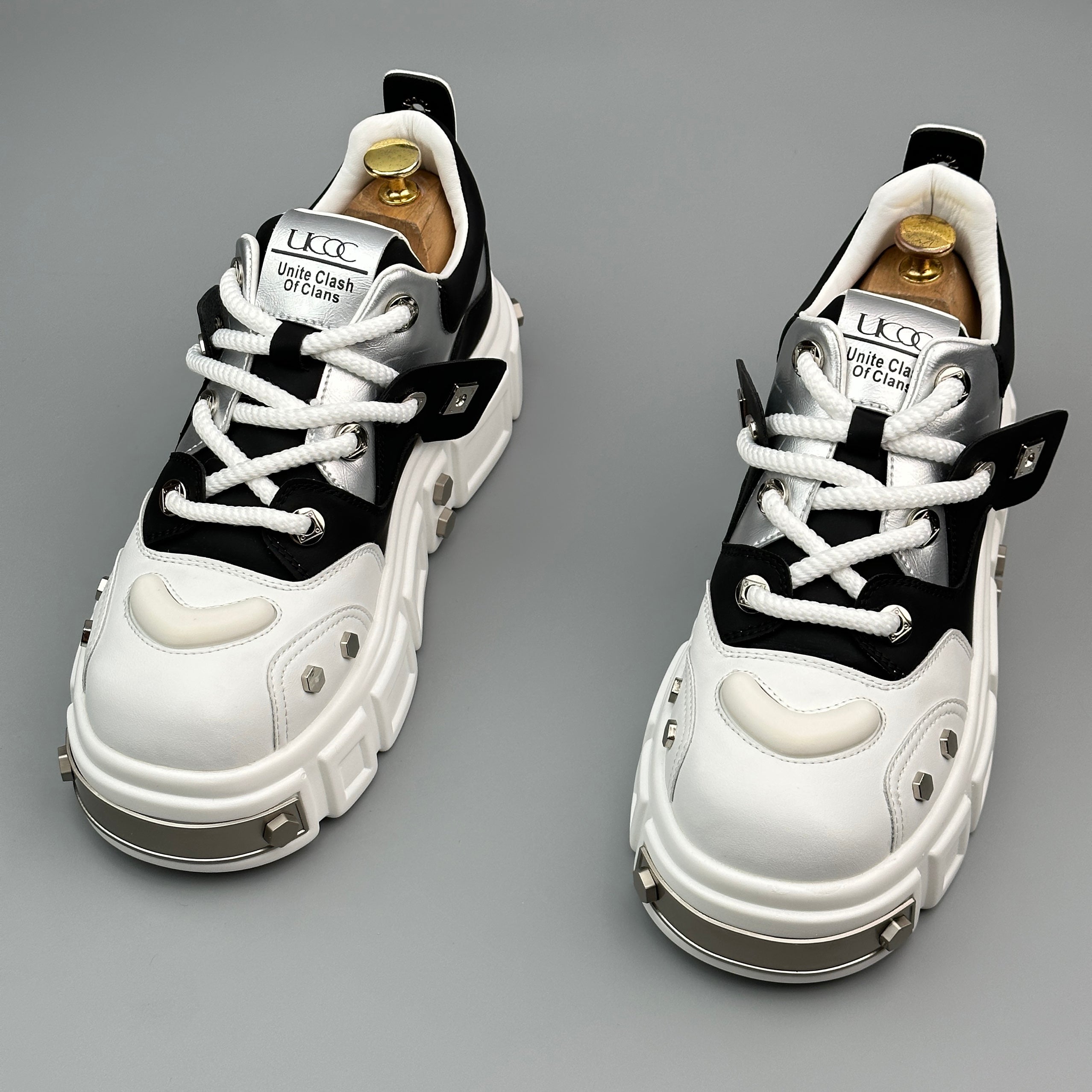 Hybriss RivetCore Black White– Chinese Style Dad Shoes