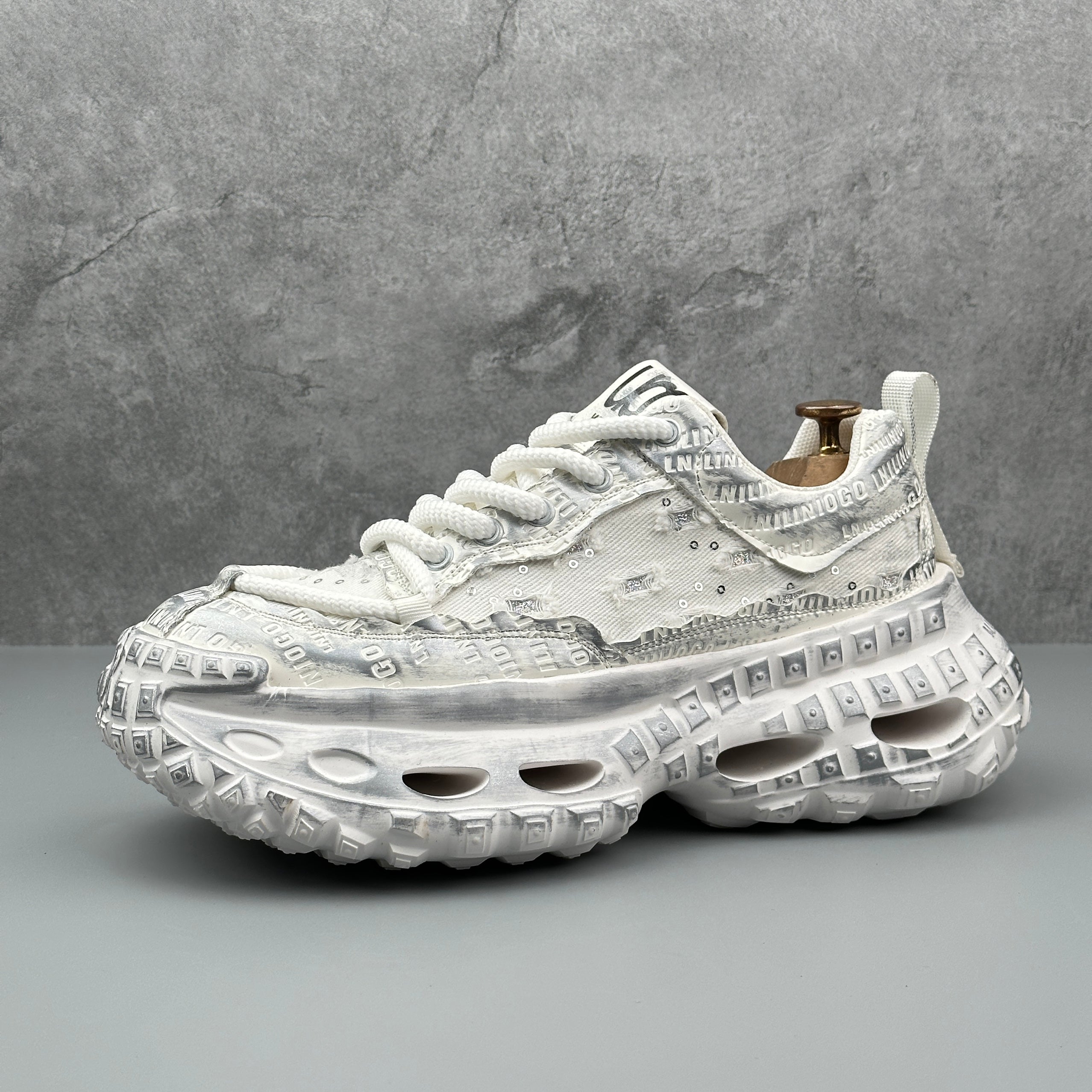 Hybriss RetroSpark White– Youth Retro Dad Shoes