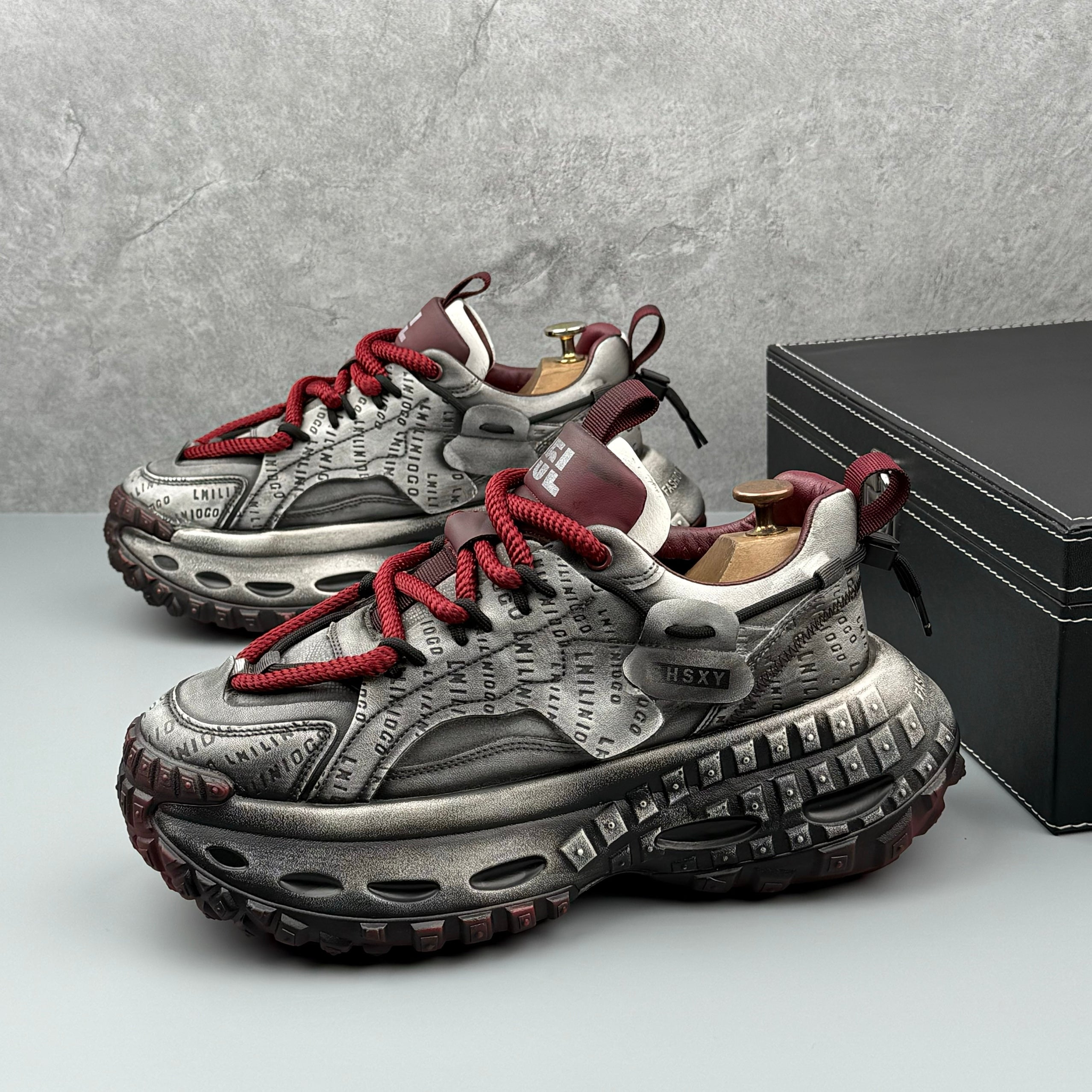 Hybriss OldWeave Black Red– Retro Dad Shoes