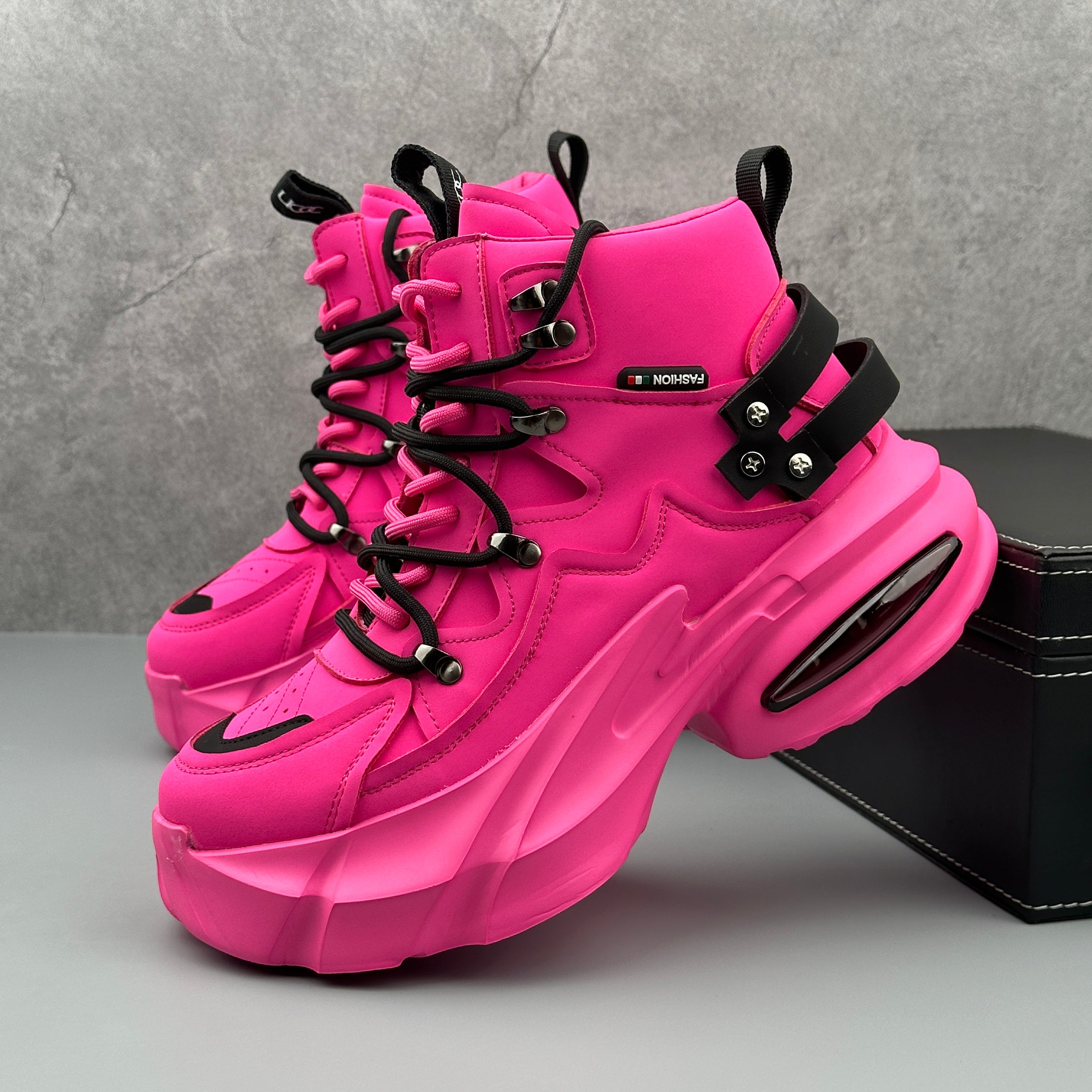 Hybriss Prism– Color Blocking Cargo Boots