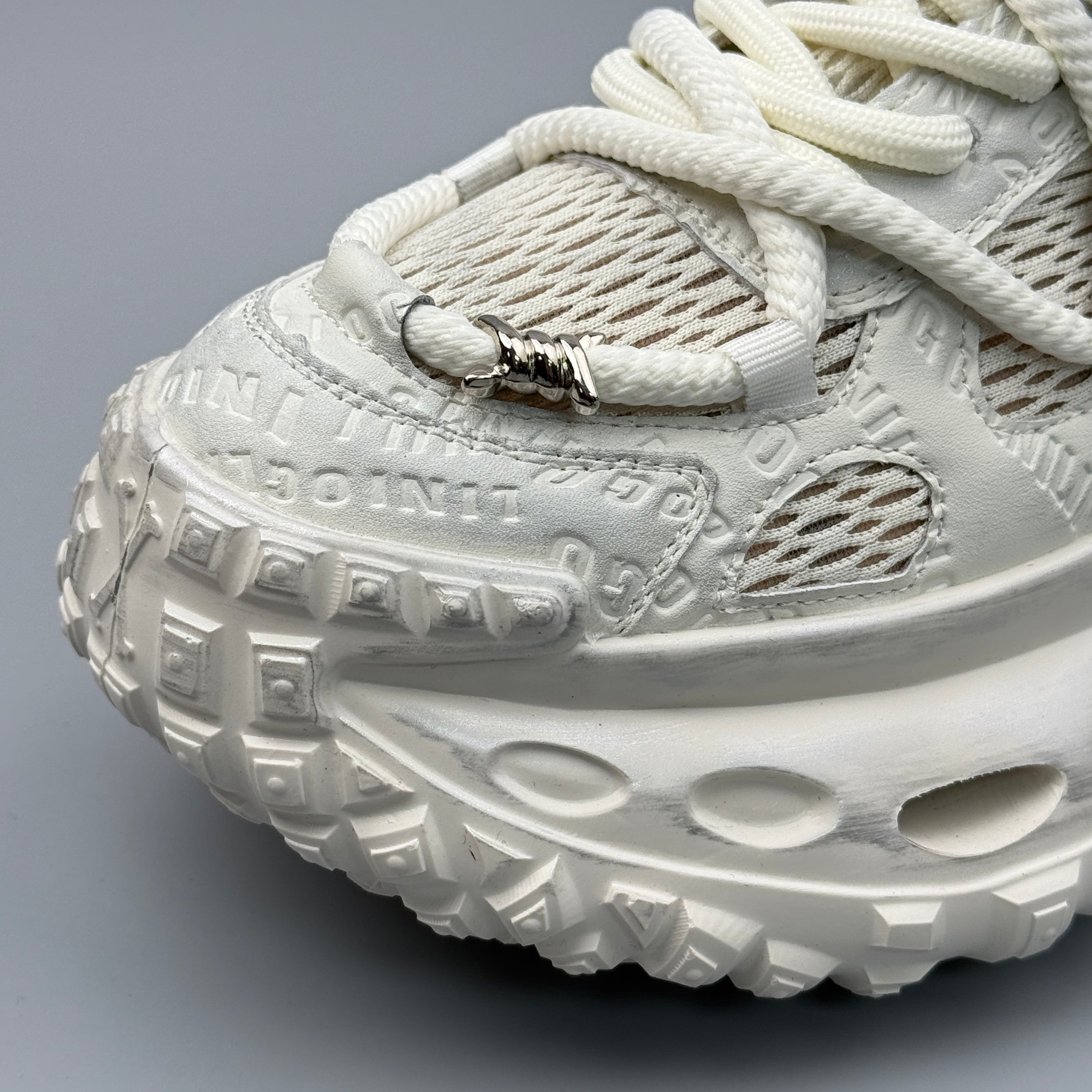 Hybriss UCOC ThreadRise White– Retro Dad Shoes