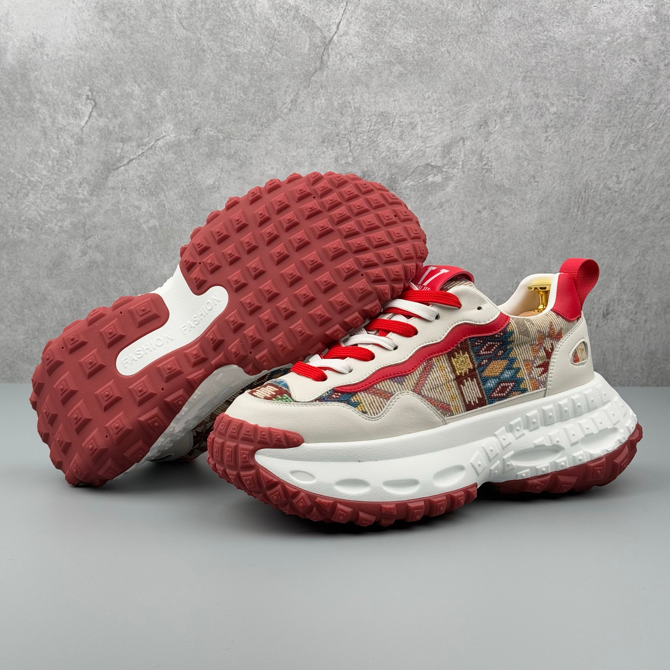 Hybriss EmbroLift Red– Youth Dad Shoes