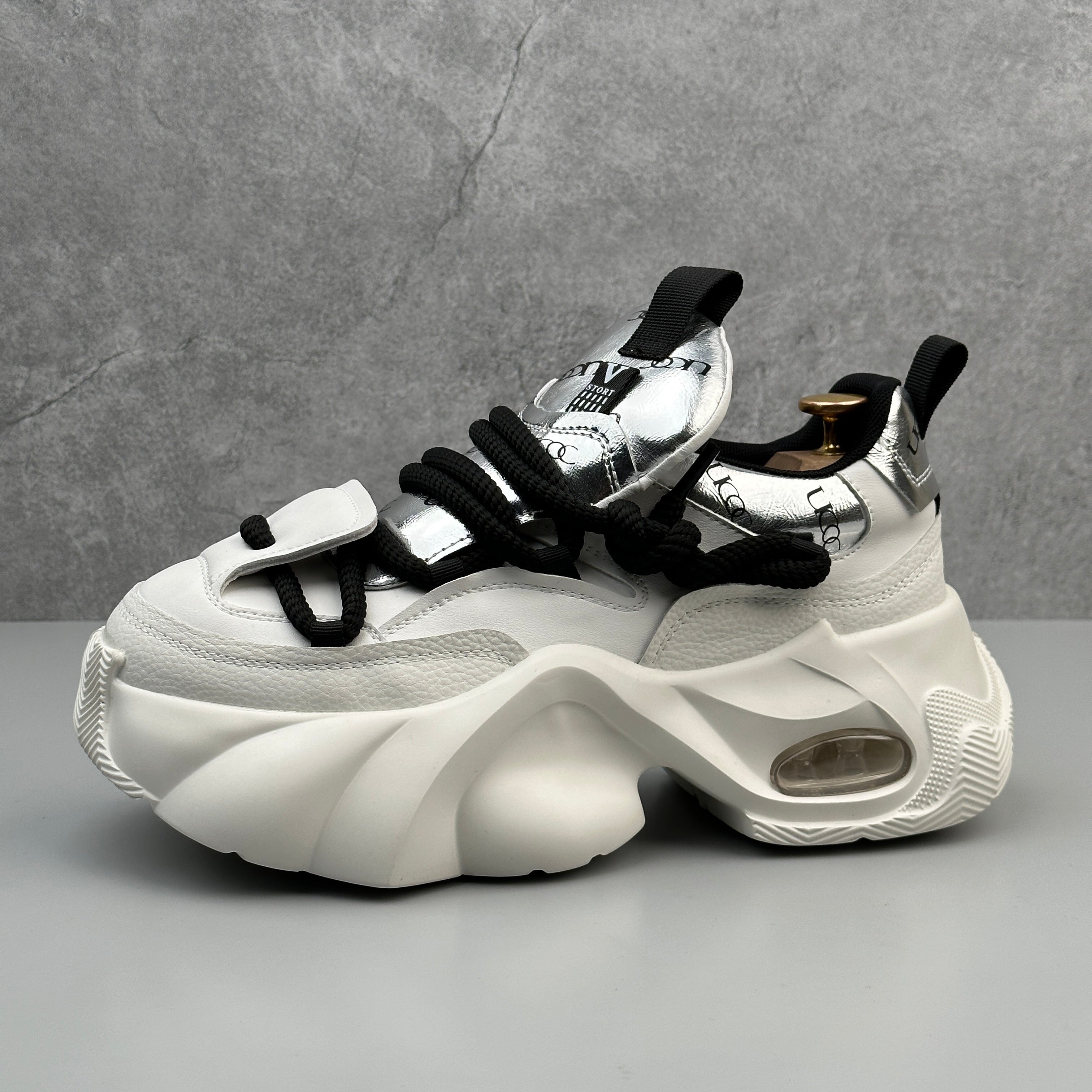 Hybriss SparkSplice Silver– Sporty Dad Shoes