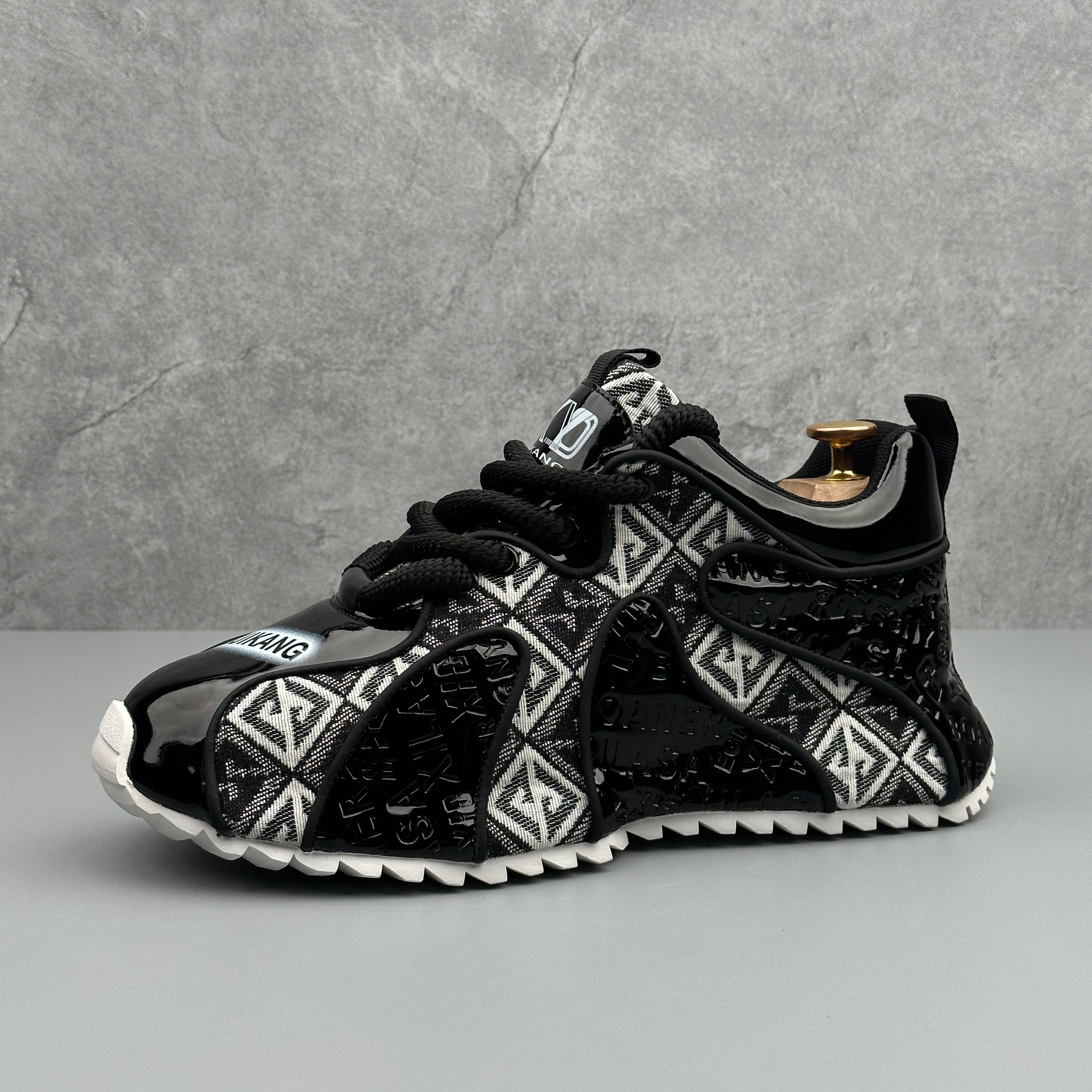 Hybriss Cabuncci EmbroLift Black– Casual Shoes