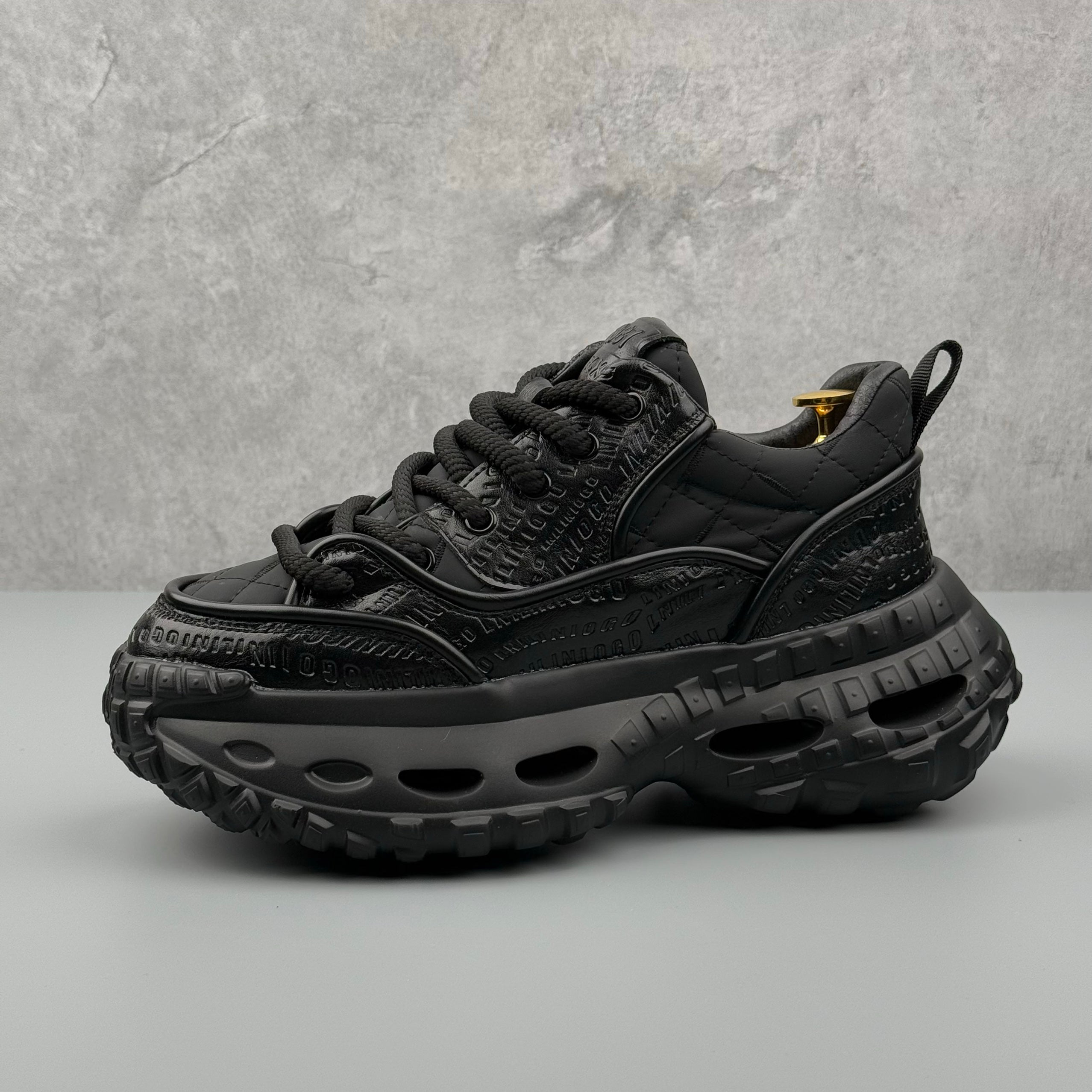 Hybriss CoreLift Black– Youth Dad Shoes