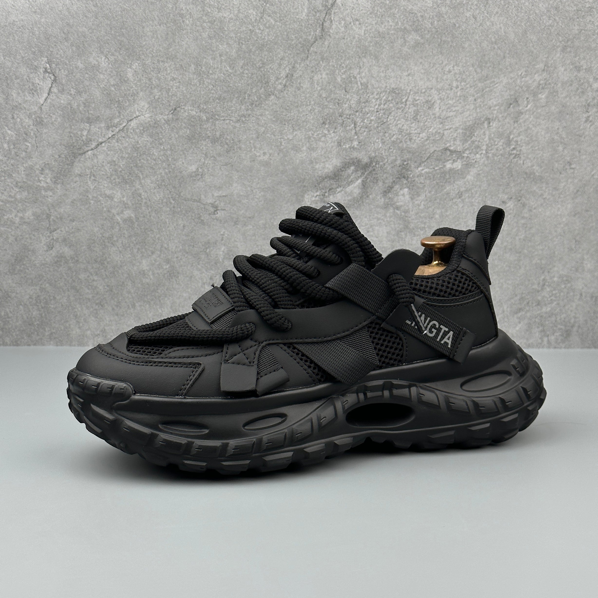 Hybriss WeaveCore Black– Youth Dad Shoes