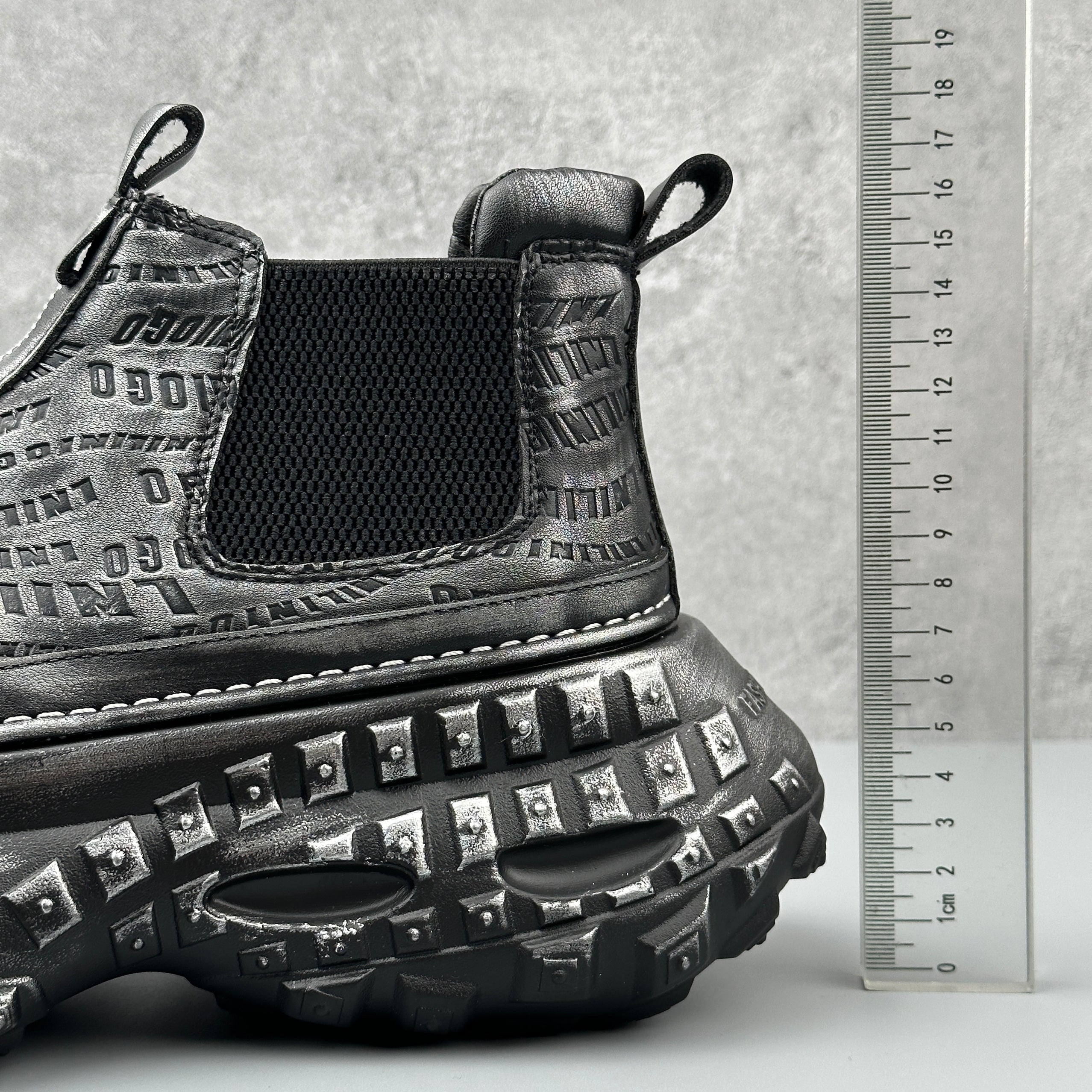 Hybriss Volt – Retro High-Top Cargo Boots